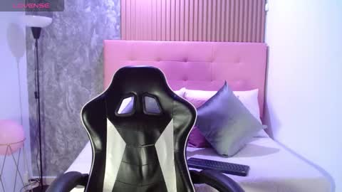 Snapshot of melody_bleir chatting on October 2025 09:23:02 PM Melody online show from October 2025 09:23:02 PM