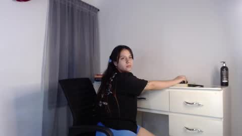 Snapshot of melody_bleir chatting on November 2025 03:49:02 AM Melody online show from November 2025 03:49:02 AM