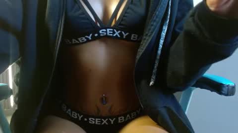 Snapshot of melody_mercy chatting on December 2024 03:43:02 PM melody_mercy online show from December 2024 03:43:02 PM