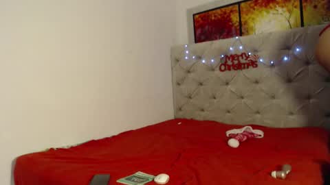 melody phillips online show from December 2024 07:32:01 PM