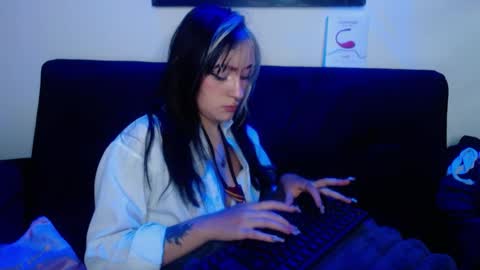 Snapshot of melodygirl2__ chatting on April 2026 07:57:02 AM MELODY online show from April 2026 07:57:02 AM