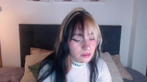 Snapshot of melodygirl2__ chatting on April 2026 07:58:02 PM MELODY online show from April 2026 07:58:02 PM