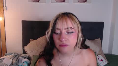 Snapshot of melodygirl2__ chatting on April 2026 08:11:02 PM MELODY online show from April 2026 08:11:02 PM