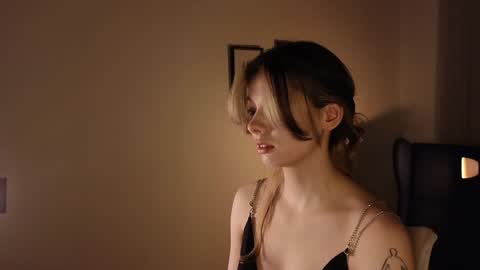 Snapshot of melodykey_x chatting on January 2025 02:42:01 PM melody  online show from January 2025 02:42:01 PM