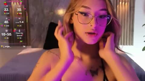 Snapshot of melodylanee chatting on November 2025 10:58:01 AM melodylanee online show from November 2025 10:58:01 AM