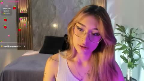 Snapshot of melodylanee chatting on November 2025 10:59:01 AM melodylanee online show from November 2025 10:59:01 AM