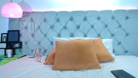 Snapshot of melodymansson chatting on January 2025 02:21:01 PM Luisa Castro online show from January 2025 02:21:01 PM