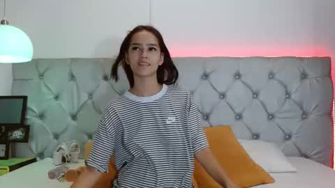 Snapshot of melodymansson chatting on October 2025 02:04:01 PM Luisa Castro online show from October 2025 02:04:01 PM