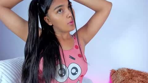 Snapshot of melodymoore_ chatting on March 2026 10:03:01 PM Melody online show from March 2026 10:03:01 PM