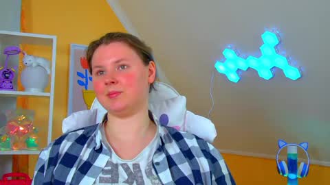 Snapshot of melodymoores chatting on April 2026 07:04:01 AM Melody online show from April 2026 07:04:01 AM