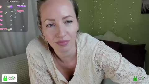 Snapshot of melodyys chatting on November 2025 06:30:02 PM Melody My schedule this week Wednesday Thursday Sunday online show from November 2025 06:30:02 PM