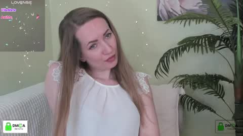 Snapshot of melodyys chatting on April 2026 01:05:02 PM Melody My schedule this week Wednesday Thursday Sunday online show from April 2026 01:05:02 PM