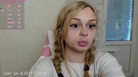 Snapshot of melonipinkbb chatting on July 2026 10:11:01 AM MELONI online show from July 2026 10:11:01 AM