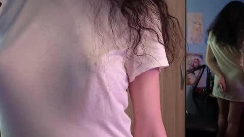 Snapshot of memisecrets chatting on May 2026 05:43:02 PM Megumi Aina online show from May 2026 05:43:02 PM