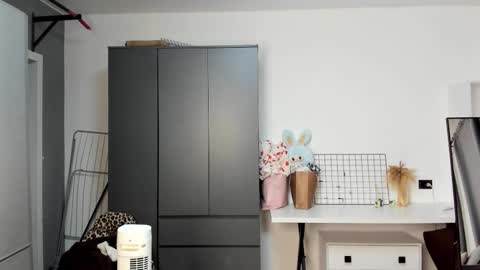 Snapshot of mendaciouss chatting on November 2025 02:18:01 PM Hello My name is Lily online show from November 2025 02:18:01 PM