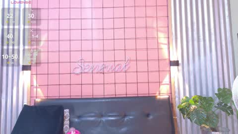 Snapshot of mensia_hernandez chatting on April 2026 01:23:01 PM Princess Mensia online show from April 2026 01:23:01 PM