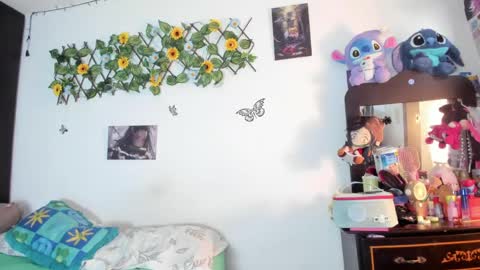 Snapshot of mensia_hernandez chatting on June 2026 01:12:01 PM Princess Mensia online show from June 2026 01:12:01 PM