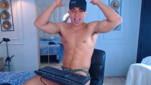 Snapshot of menxtop chatting on February 2026 02:09:02 PM Tony and David online show from February 2026 02:09:02 PM