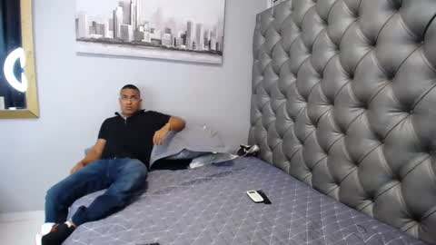 Snapshot of menxtop chatting on March 2026 02:26:01 AM Tony and David online show from March 2026 02:26:01 AM