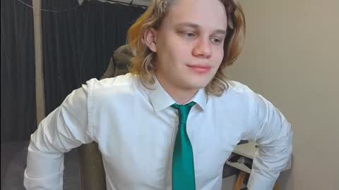 Snapshot of meow_mickey chatting on December 2024 05:26:01 AM Mickey online show from December 2024 05:26:01 AM