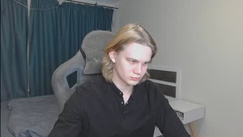 Snapshot of meow_mickey chatting on December 2024 04:54:02 AM Mickey online show from December 2024 04:54:02 AM