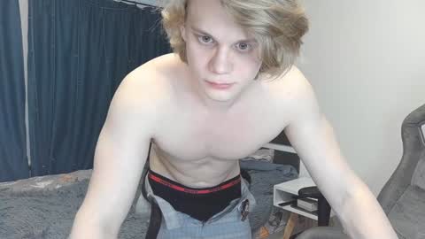 Snapshot of meow_mickey chatting on December 2024 11:22:02 AM Mickey online show from December 2024 11:22:02 AM