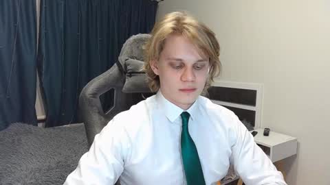 Snapshot of meow_mickey chatting on December 2024 06:05:01 PM Mickey online show from December 2024 06:05:01 PM