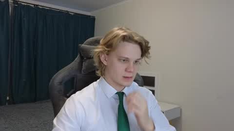 Snapshot of meow_mickey chatting on December 2024 04:31:02 AM Mickey online show from December 2024 04:31:02 AM