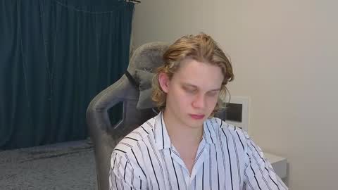 Snapshot of meow_mickey chatting on January 2025 05:45:02 PM Mickey online show from January 2025 05:45:02 PM