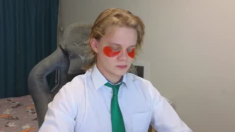 Snapshot of meow_mickey chatting on January 2025 02:04:01 AM Mickey online show from January 2025 02:04:01 AM