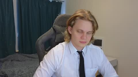 Snapshot of meow_mickey chatting on February 2025 04:25:02 AM Mickey online show from February 2025 04:25:02 AM