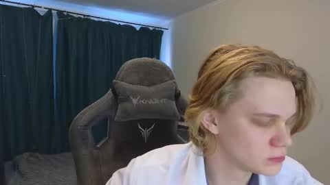 Snapshot of meow_mickey chatting on February 2025 05:08:01 AM Mickey online show from February 2025 05:08:01 AM