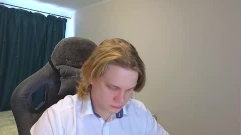 Snapshot of meow_mickey chatting on February 2025 07:45:02 AM Mickey online show from February 2025 07:45:02 AM