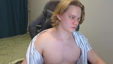 Snapshot of meow_mickey chatting on February 2025 06:21:02 PM Mickey online show from February 2025 06:21:02 PM