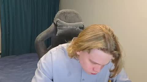 Snapshot of meow_mickey chatting on March 2025 04:52:02 PM Mickey online show from March 2025 04:52:02 PM