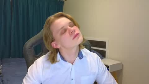 Snapshot of meow_mickey chatting on March 2025 06:00:01 PM Mickey online show from March 2025 06:00:01 PM