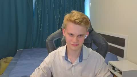 Snapshot of meow_mickey chatting on September 2025 01:33:01 PM Mickey online show from September 2025 01:33:01 PM