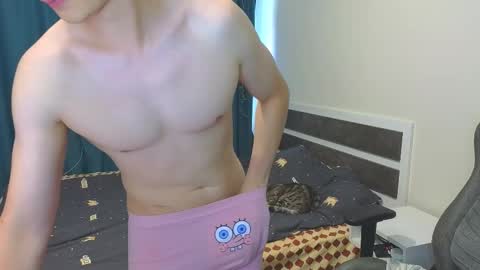 Snapshot of meow_mickey chatting on October 2025 06:42:02 AM Mickey online show from October 2025 06:42:02 AM