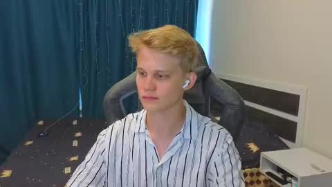 Snapshot of meow_mickey chatting on October 2025 07:27:01 AM Mickey online show from October 2025 07:27:01 AM