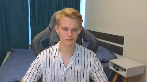 Snapshot of meow_mickey chatting on October 2025 08:48:01 AM Mickey online show from October 2025 08:48:01 AM