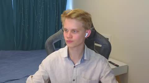 Snapshot of meow_mickey chatting on October 2025 08:04:02 AM Mickey online show from October 2025 08:04:02 AM