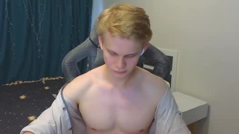 Snapshot of meow_mickey chatting on November 2025 10:06:02 AM Mickey online show from November 2025 10:06:02 AM