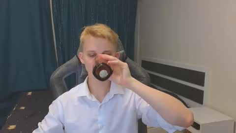 Snapshot of meow_mickey chatting on November 2025 02:57:02 PM Mickey online show from November 2025 02:57:02 PM