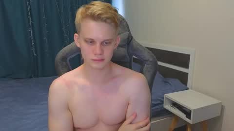 Snapshot of meow_mickey chatting on November 2025 07:43:01 AM Mickey online show from November 2025 07:43:01 AM