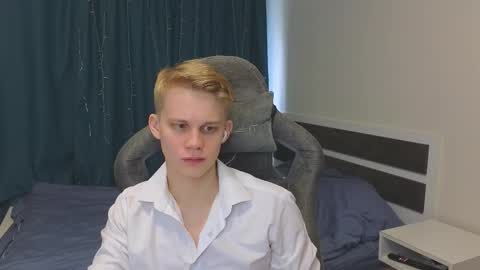 Snapshot of meow_mickey chatting on November 2025 09:01:02 AM Mickey online show from November 2025 09:01:02 AM