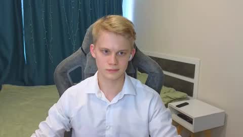 Snapshot of meow_mickey chatting on December 2025 09:35:02 AM Mickey online show from December 2025 09:35:02 AM