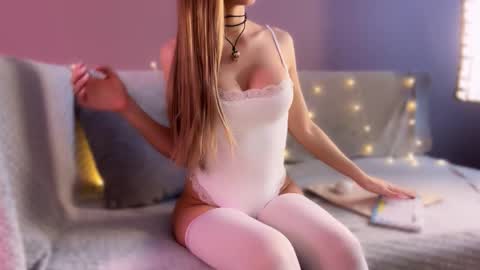 Snapshot of meowalice1 chatting on December 2025 04:42:02 AM meowalice1 online show from December 2025 04:42:02 AM