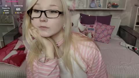 Snapshot of meowkakitty chatting on March 2026 02:28:02 AM MeowkaKitty online show from March 2026 02:28:02 AM