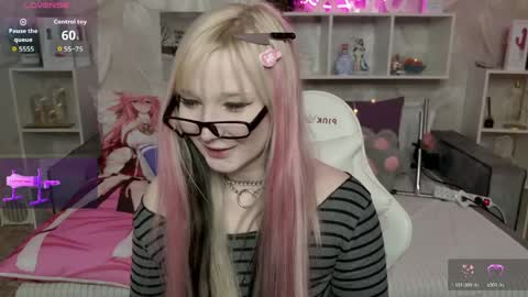 Snapshot of meowkakitty chatting on March 2026 01:53:02 AM MeowkaKitty online show from March 2026 01:53:02 AM