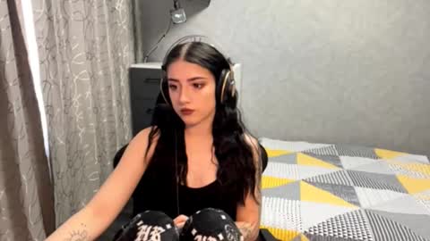 Luly online show from November 2025 10:43:01 PM